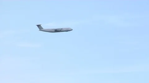 USAF Lockheed C-5 Galaxy - fly by Stock-Footage 90400060