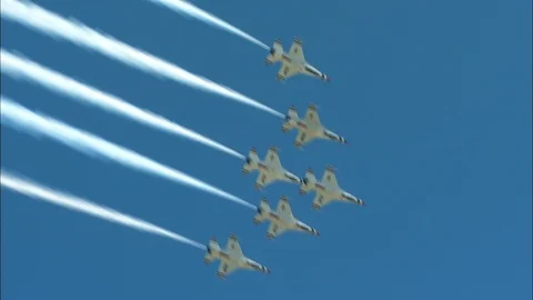 USAF Thunderbirds Delta Roll Stockbeeldmateriaal 97018408