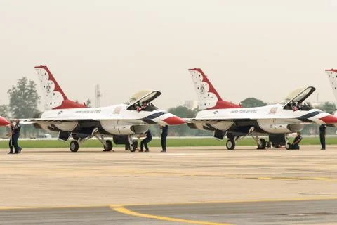 Usaf thunderbirds getting prepped for take off Stock Photos