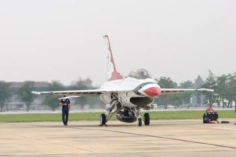 Usaf thunderbirds getting prepped for take off Stock Photos