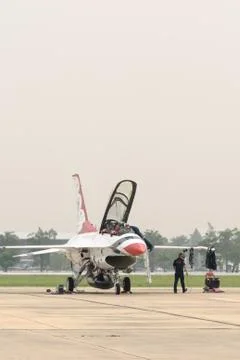 Usaf thunderbirds getting prepped for take off Stock Photos