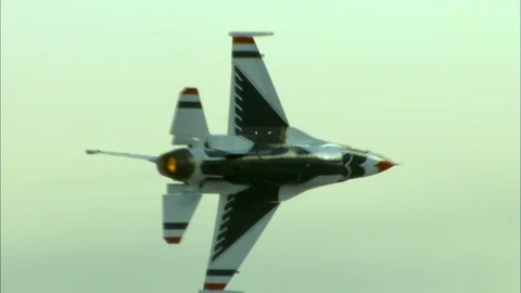 USAF  Thunderbirds Solo Max Performance Turn &amp; Half Cuban 8 Stockbeeldmateriaal 97066033