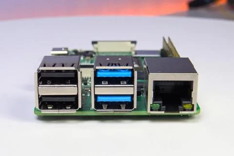 USB on the board of minicomputer. Computer components. Foto stock