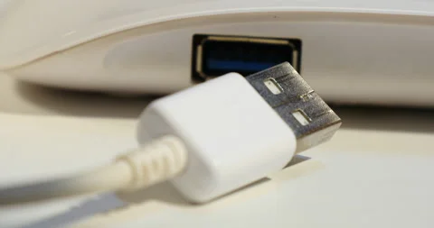 USB connecting hub to communicate Stockbeeldmateriaal 162622393