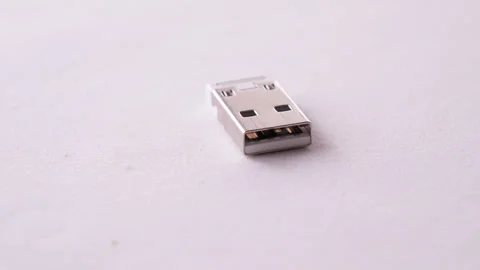 USB connector adapter 動画素材 300336969