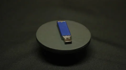 USB Flash Drive rotating Video stock 32346629