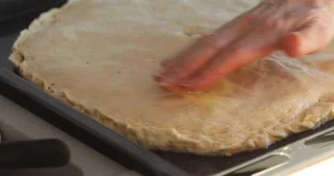 Use video  The cake is put into the oven Stock Footage 149311918