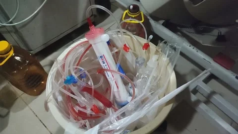 Used Dialysis Kit in a dustbin 库存影片 233917710