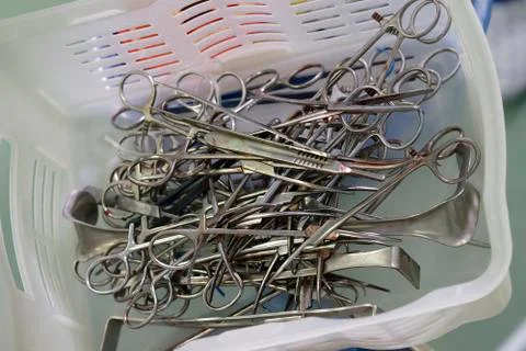 Used surgical instruments Stockfoto's