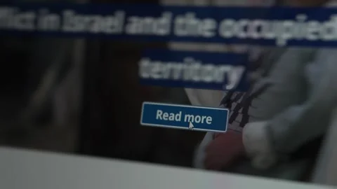 User click learn more button reading extra detail from website. Webography. 스톡 동영상 288610490