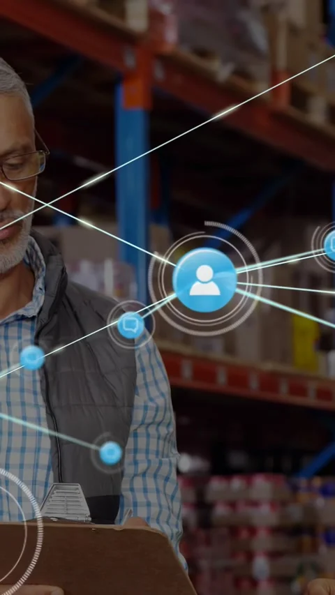 User icon appearing between manager, staff, starting blue icons connecting into Video stock 330273122