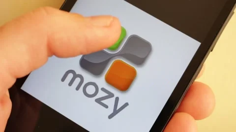 The user selects the cloud storage on your smartphone Vídeo Stock 58634630