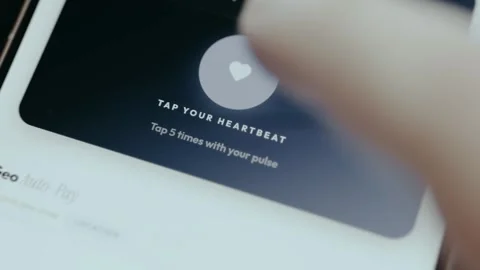 User taps heartbeat, status shows heartbeat verified Видео 332910354