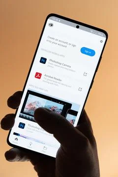 Using adobe creative  app on smartphone 스톡 사진