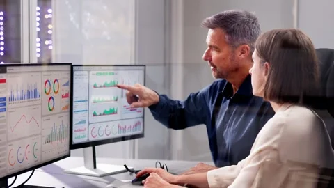 Using Analytics and KPIs to Analyze Data: An Analyst's View Video stock 257131111