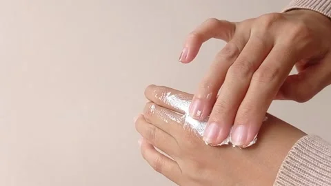 Using baby powder on a hand Stock Footage 146248802