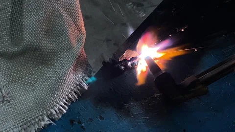 Using blow torch to cut through metal 库存影片 278714148