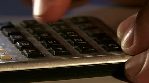 Using calculator. Video stock 20511330