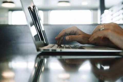 Using computer.hand typing message on keyboard laptop chatting friend searc.. Foto stock