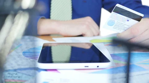 Using Credit Card And Tablet In Office 動画素材 64052284