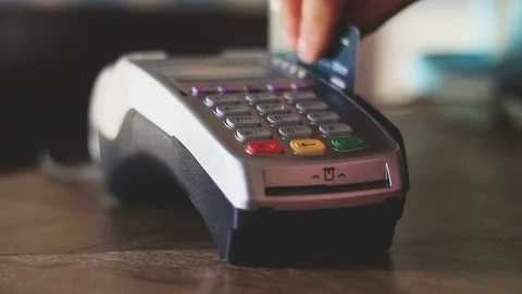 Using a credit card reader Stock-Footage 107257708