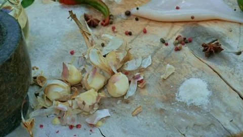 Using garlic in different dishes Stock Footage 146800490