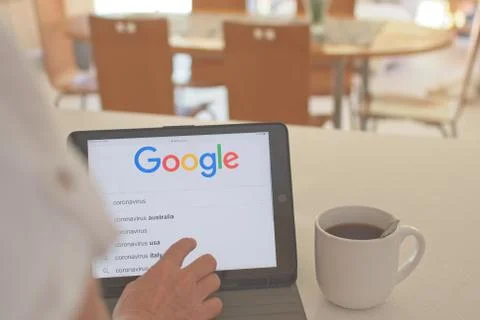 Using Google. Stock-Fotos