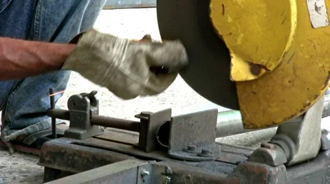 Using A Grinder To Smooth Rough Edges 스톡 동영상 1090191