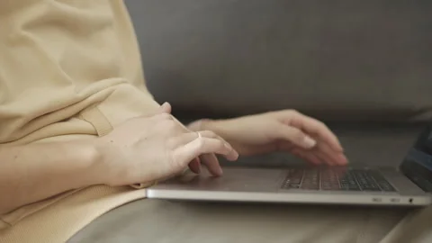 Using a laptop to work remotely Video stock 151659036