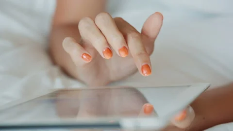 Using messenger close up Stock Footage 101292843