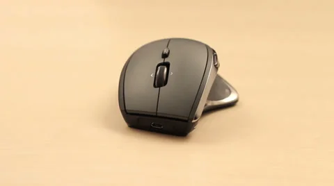 Using a mouse 库存影片 33720811