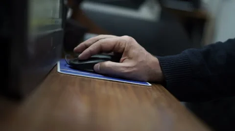 Using the mouse Stock Footage 58931964