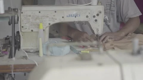 Using old sewing machine, ungraded, slog2 動画素材 61023436