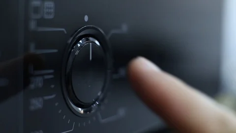 Using the Oven, oven temperature control closeup Vidéo 93186709