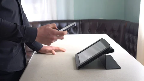 Using QR code: Payment, Transfer, Invoicing, Website login, promotions Stock Footage 129902289