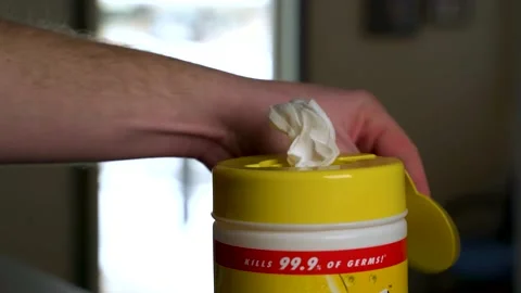 Using Sanitizing Wipes Vidéo 148154882