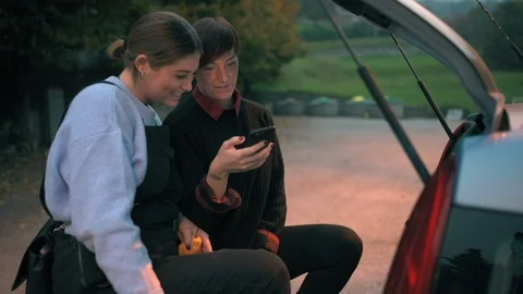 Using smart phone 스톡 동영상 129924160