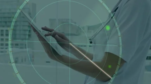 Using tablet with digital targeting interface, medical professional in hospital Vidéo 306227765