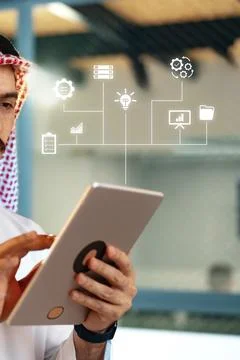 Using a tablet to manage content in a digital workspace 스톡 사진