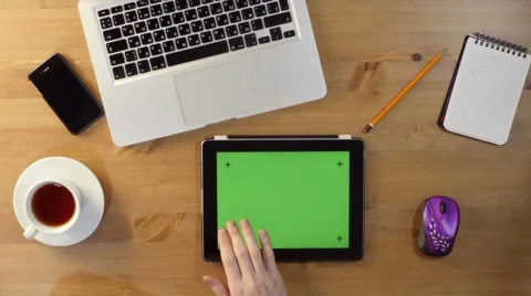 Using  Tablet PC with a Green Screen at the Desktop 動画素材 60406083