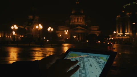 Using Tablet Pc With Map 스톡 동영상 47146922