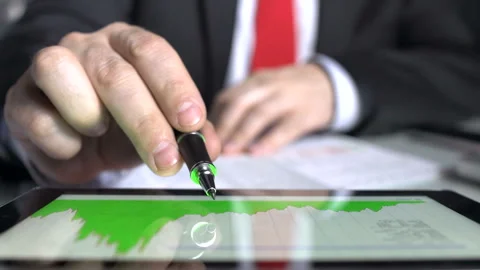 Using Technology In Office Vídeo Stock 210150056