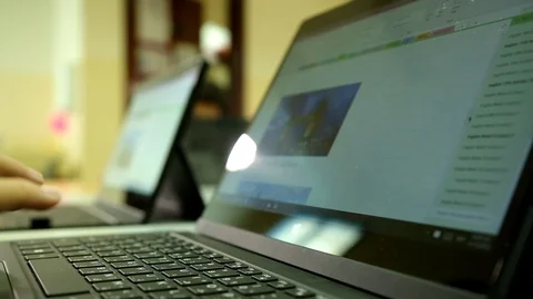 Using a Touchscreen Laptop 스톡 동영상 99189800