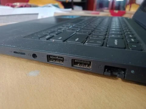 Using a usb plug as a data transfer processor on a laptop is very important Foto stock