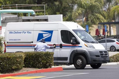 USPS Postal Delivery Van Fotos de archivo