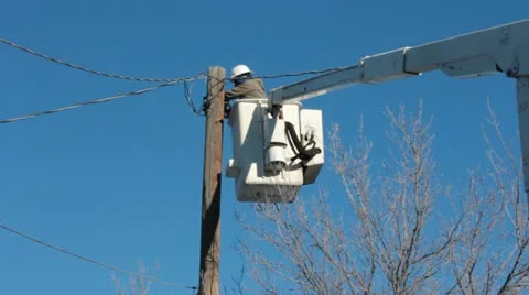 Utility man working in bucket Video stock 15155046