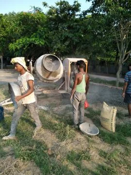 Utter pardesh , india - construction workers doing work , A picture of constr Stock Photos