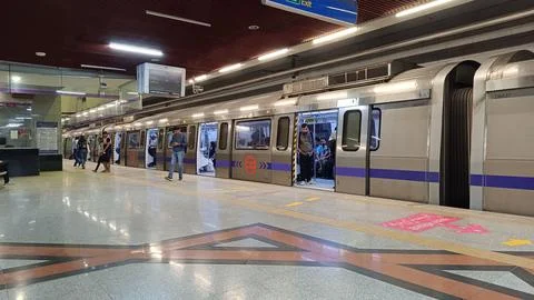 Utter pardesh , india - metro train , A picture of metro train in noida 24 .. Fotos de archivo