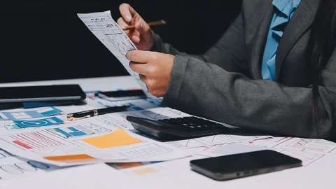 Ux developers and ui designers, data researchers brainstorm on tabletop mob.. Stock Footage 285014831