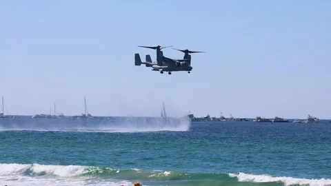 V-22 Osprey Flying Over Pacific Sea 库存影片 253448435
